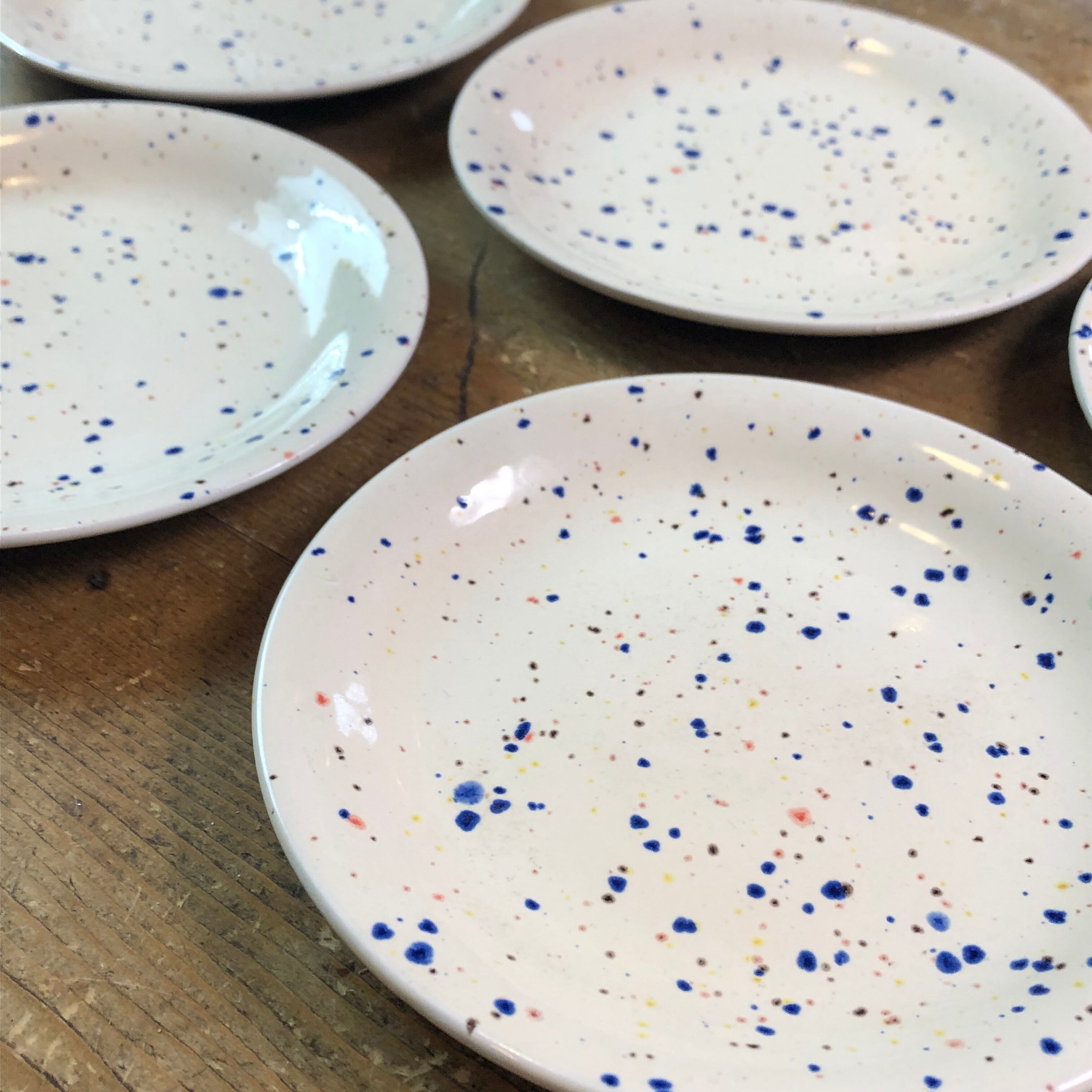 5 plates in English earthenware John Tams