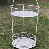 Serving table 1970