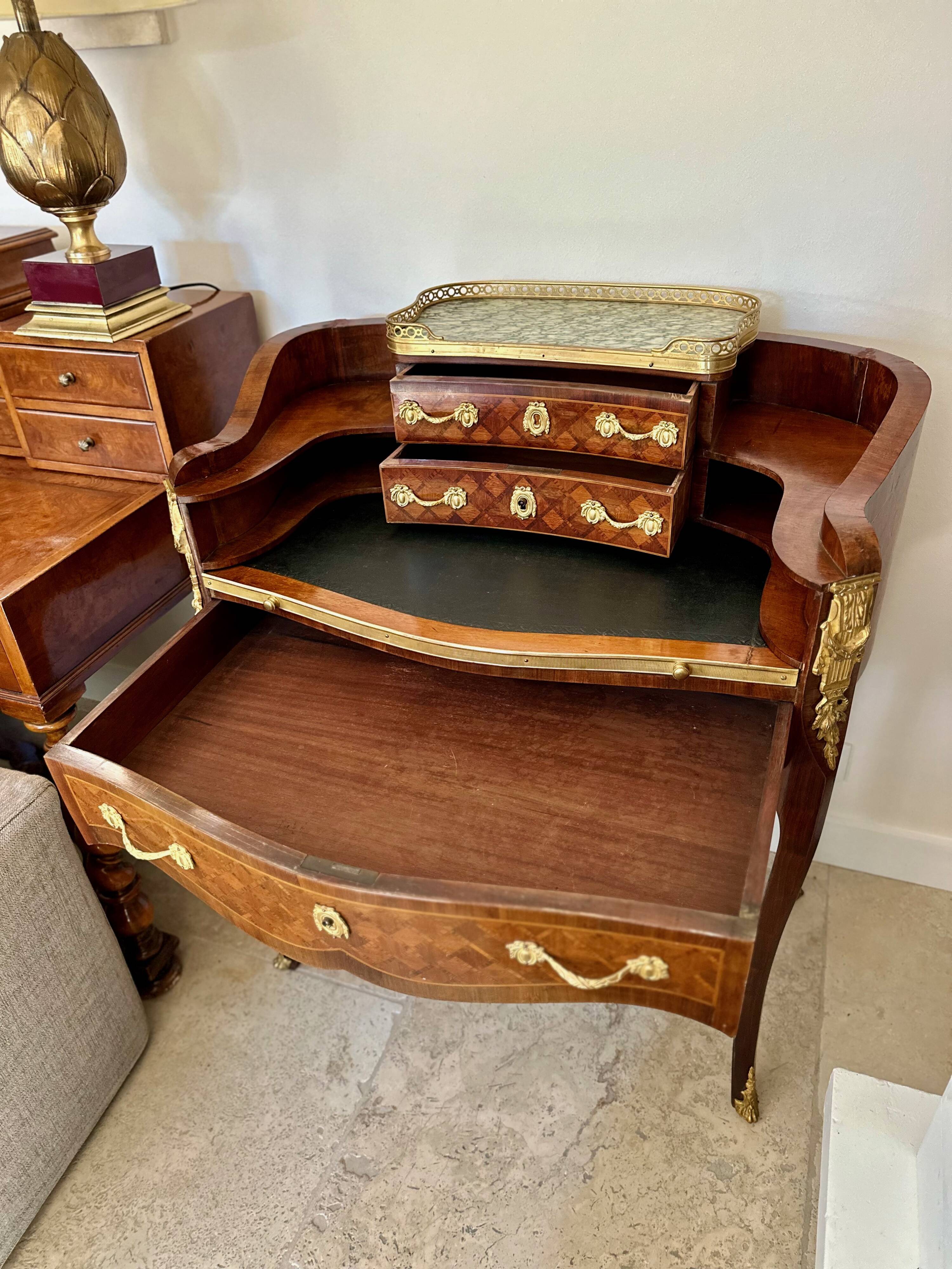 Sublime mid-tier Transition style desk, inlaid, 19th century