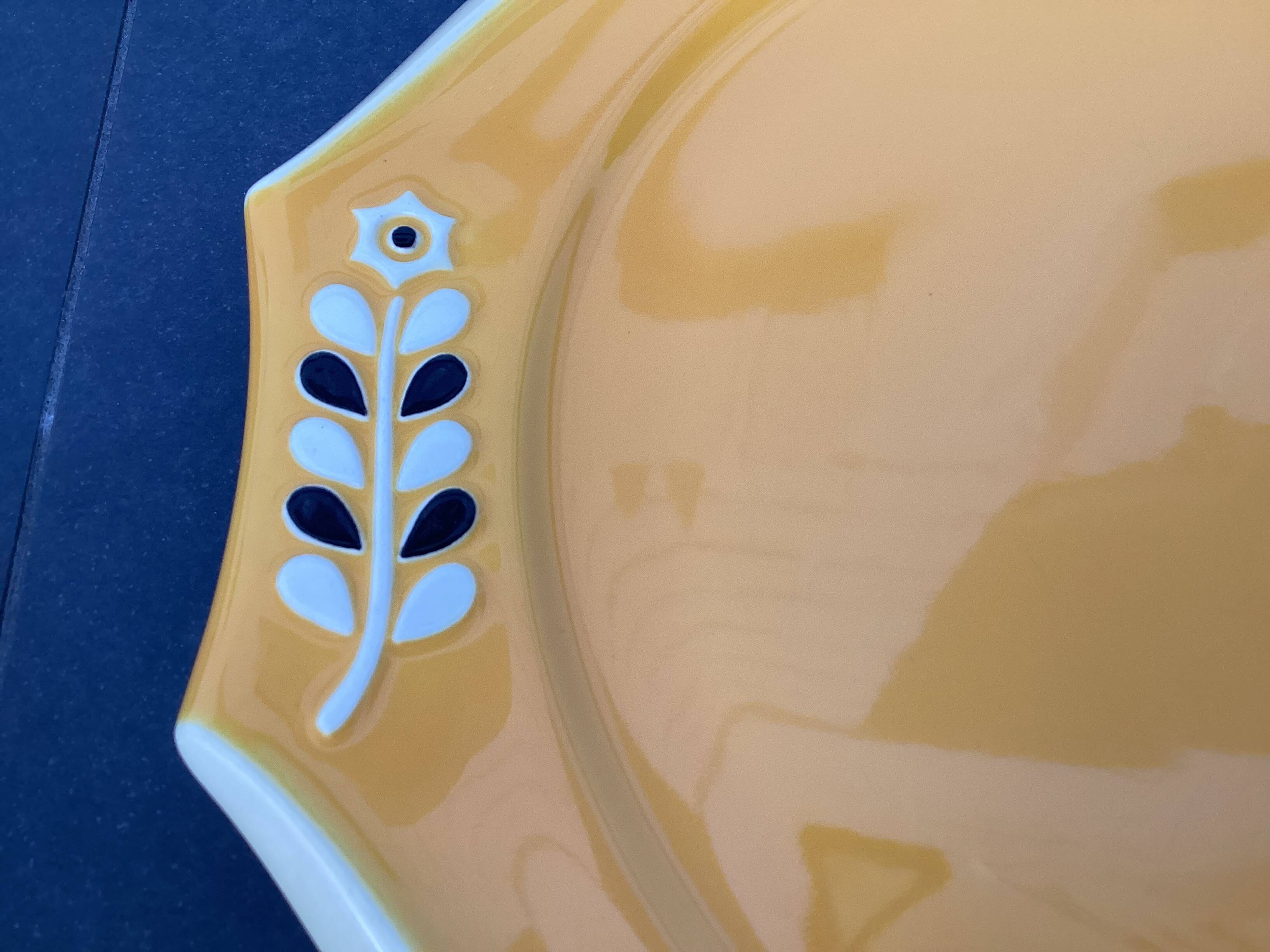 Ceramic cake dish Verceram, 1950s-60s