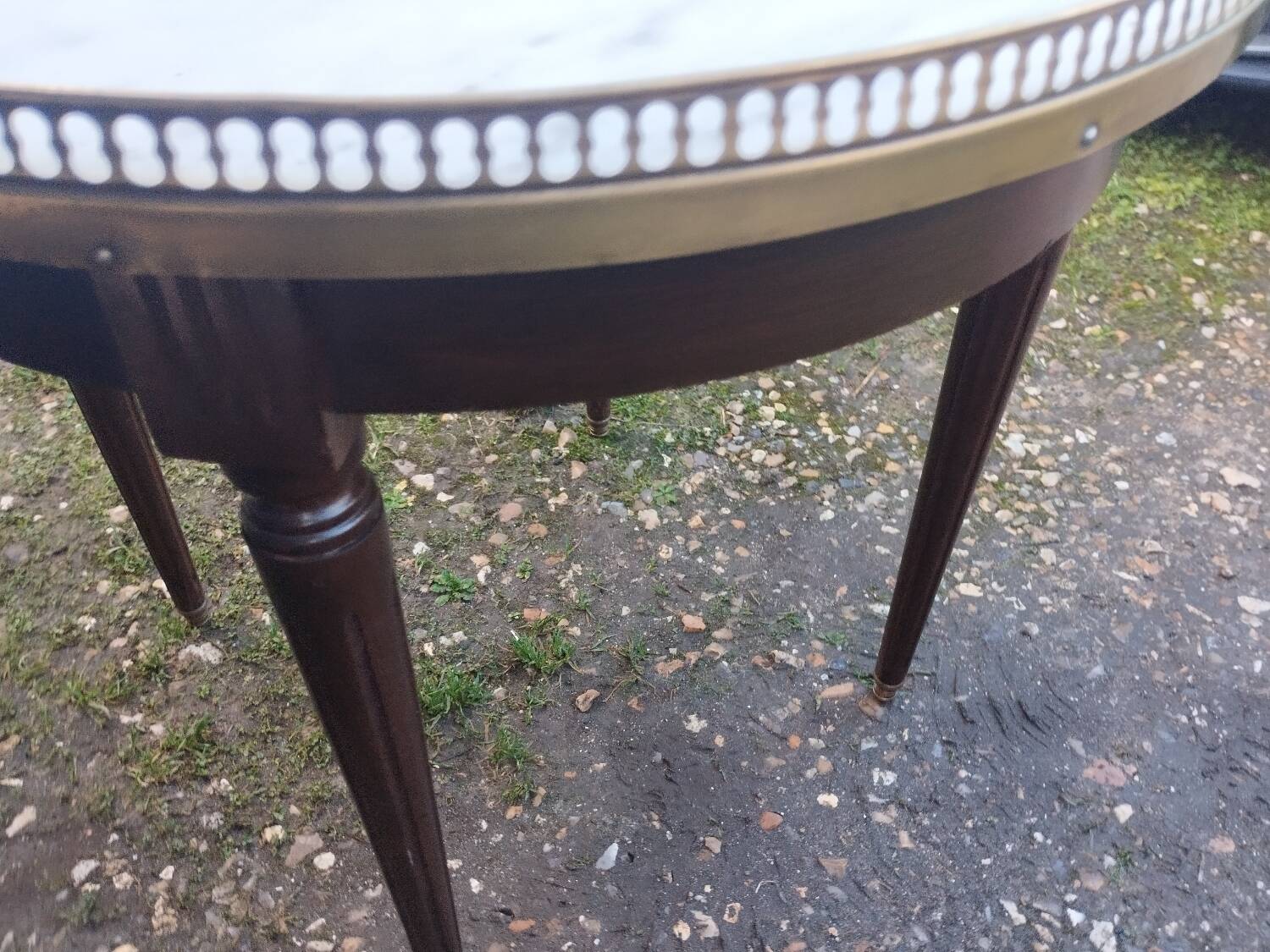 Bouillotte coffee table with antique marble top, Louis XVI style