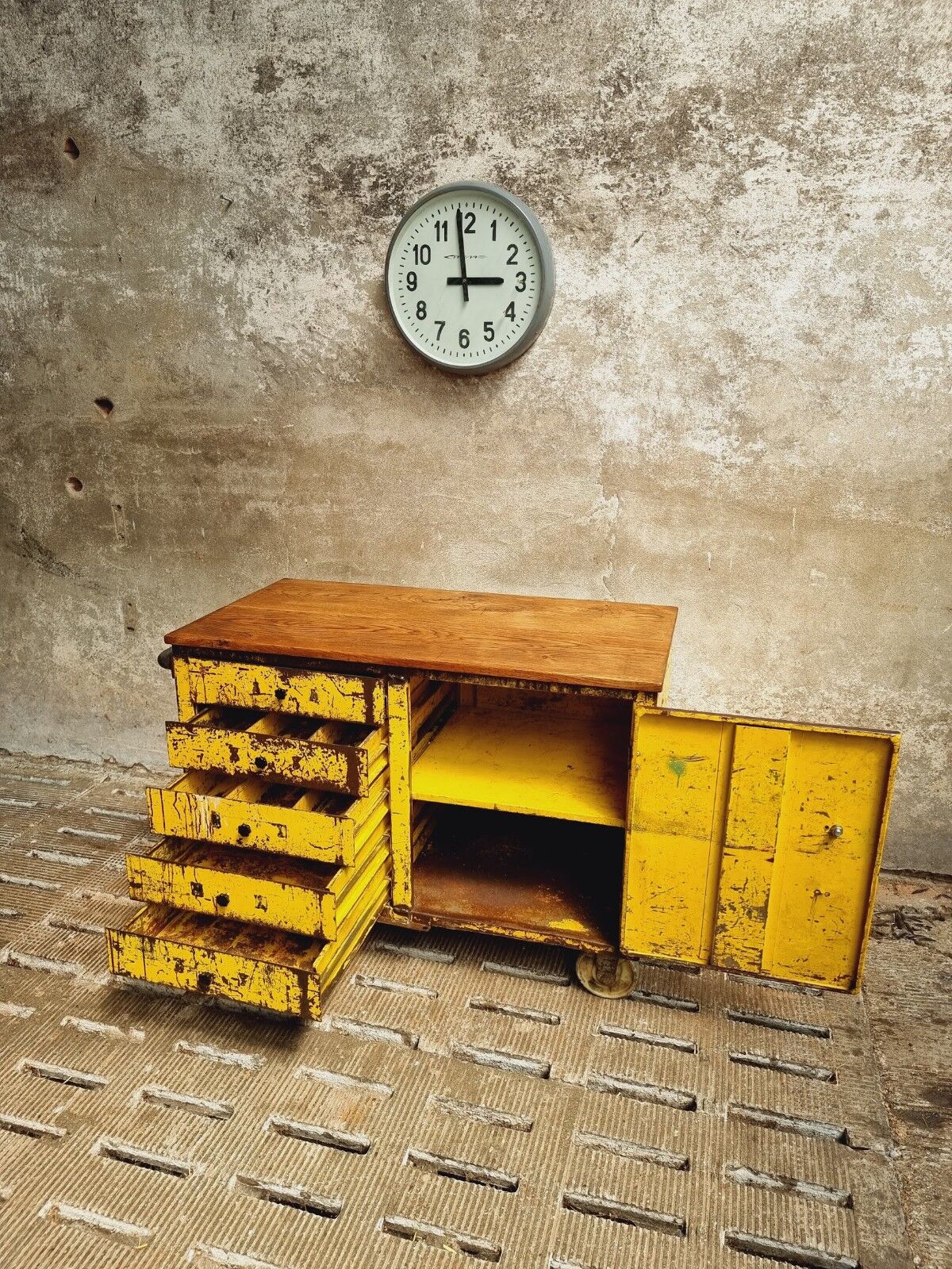 Industrial workbench trolley yellow chest of drawers