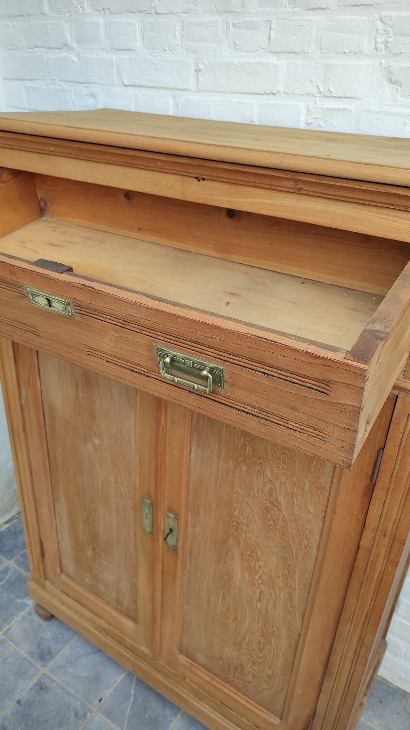 Grand Parisian buffet