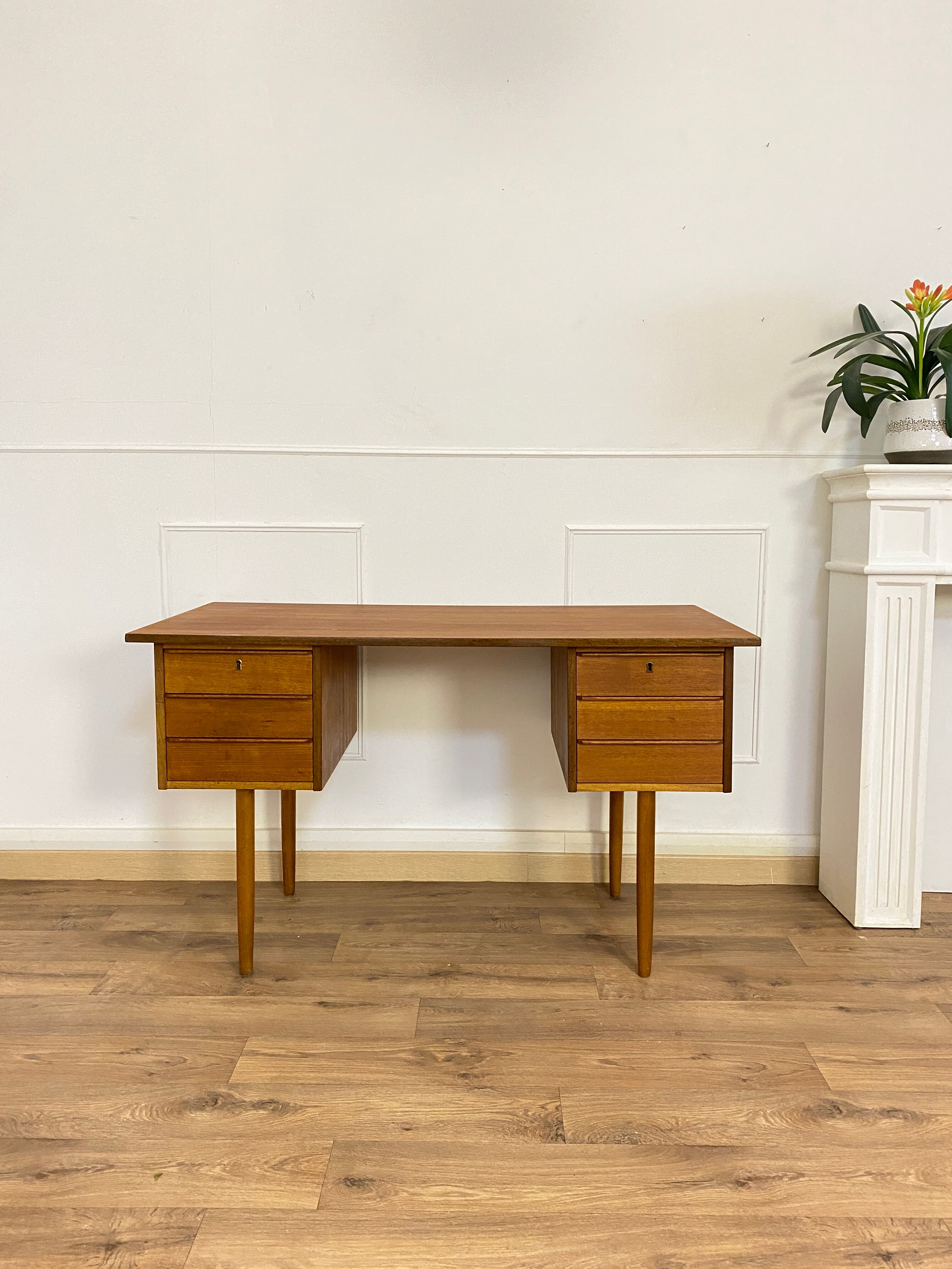 Vintage Scandinavian office