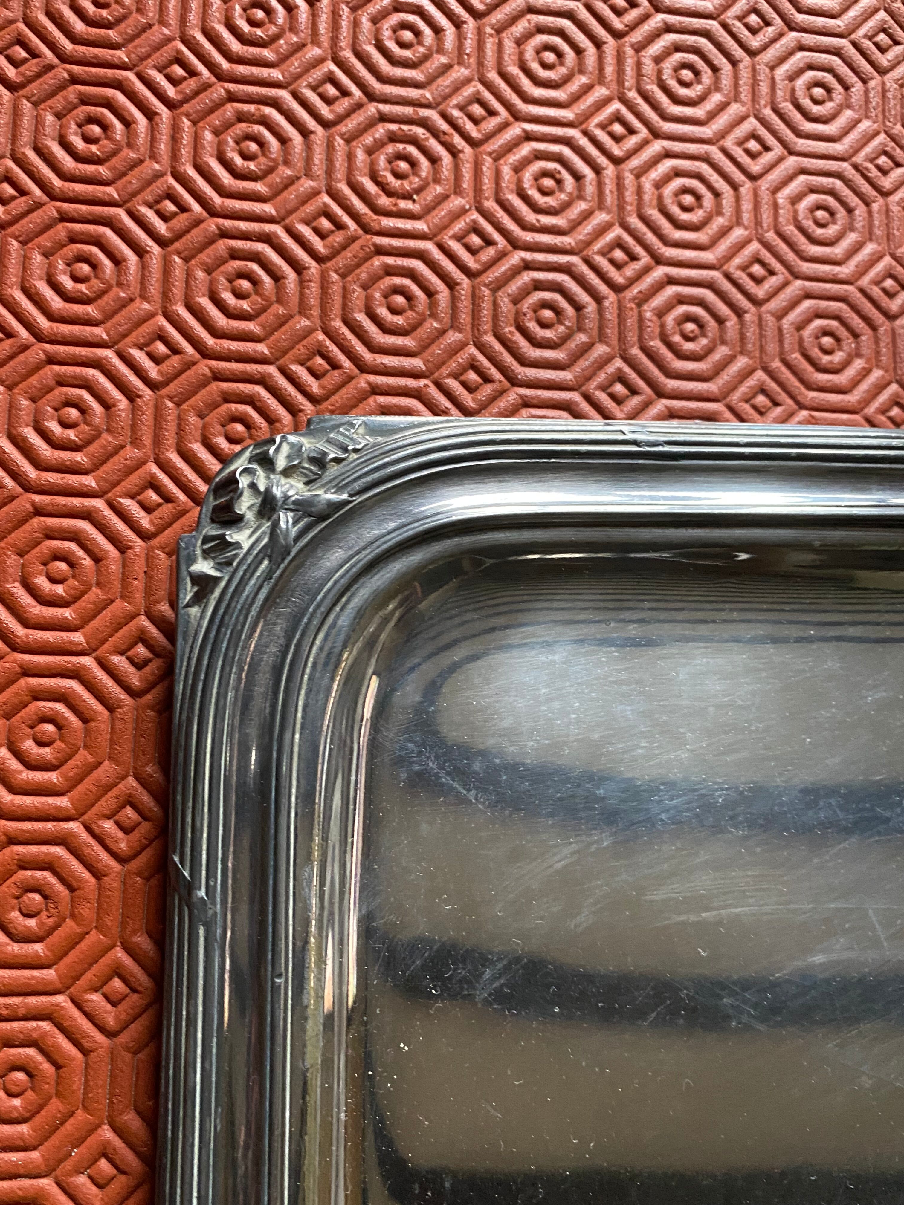 Rectangular silver metal top