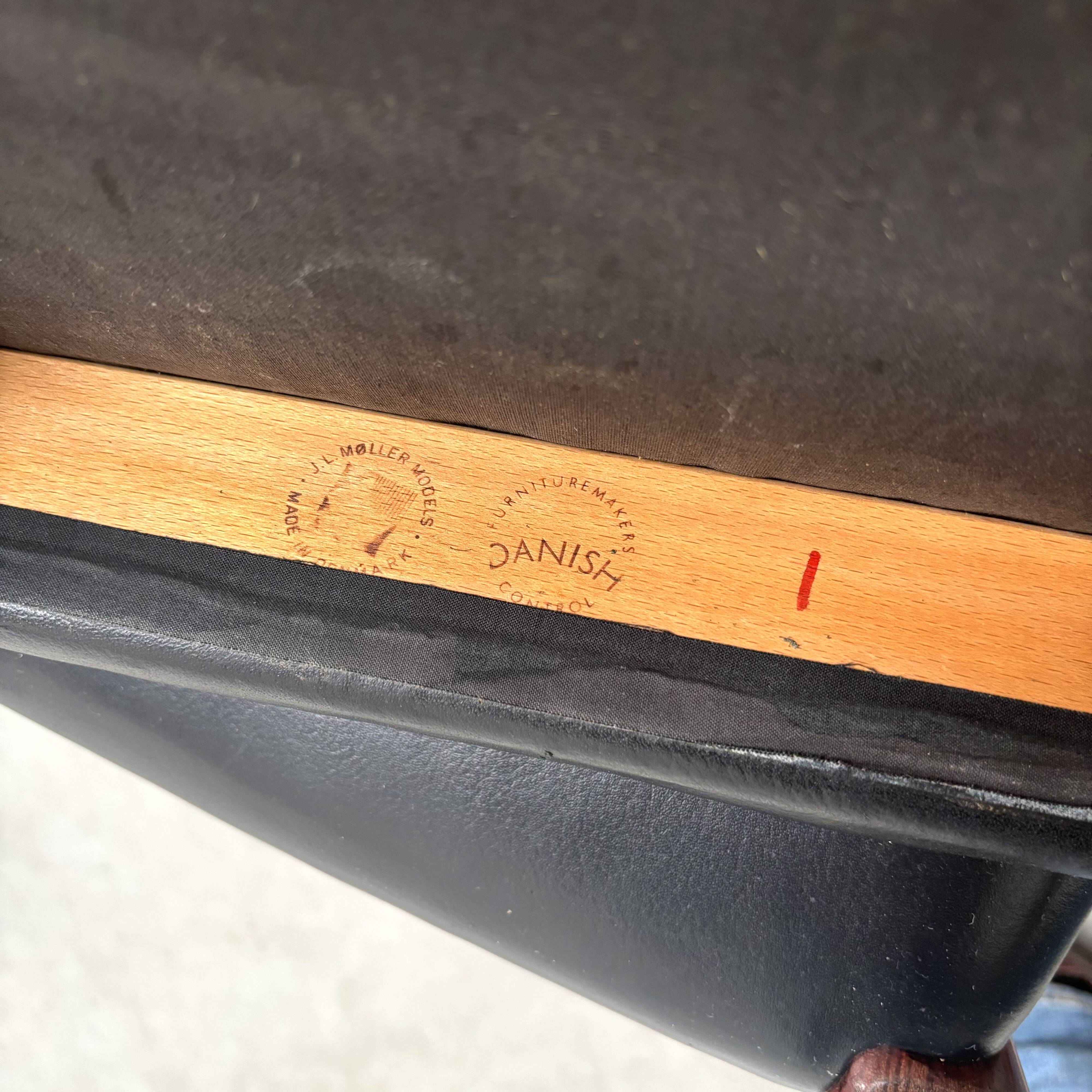 Set of 4 Møller 77 dining chairs, Denmark 1960s