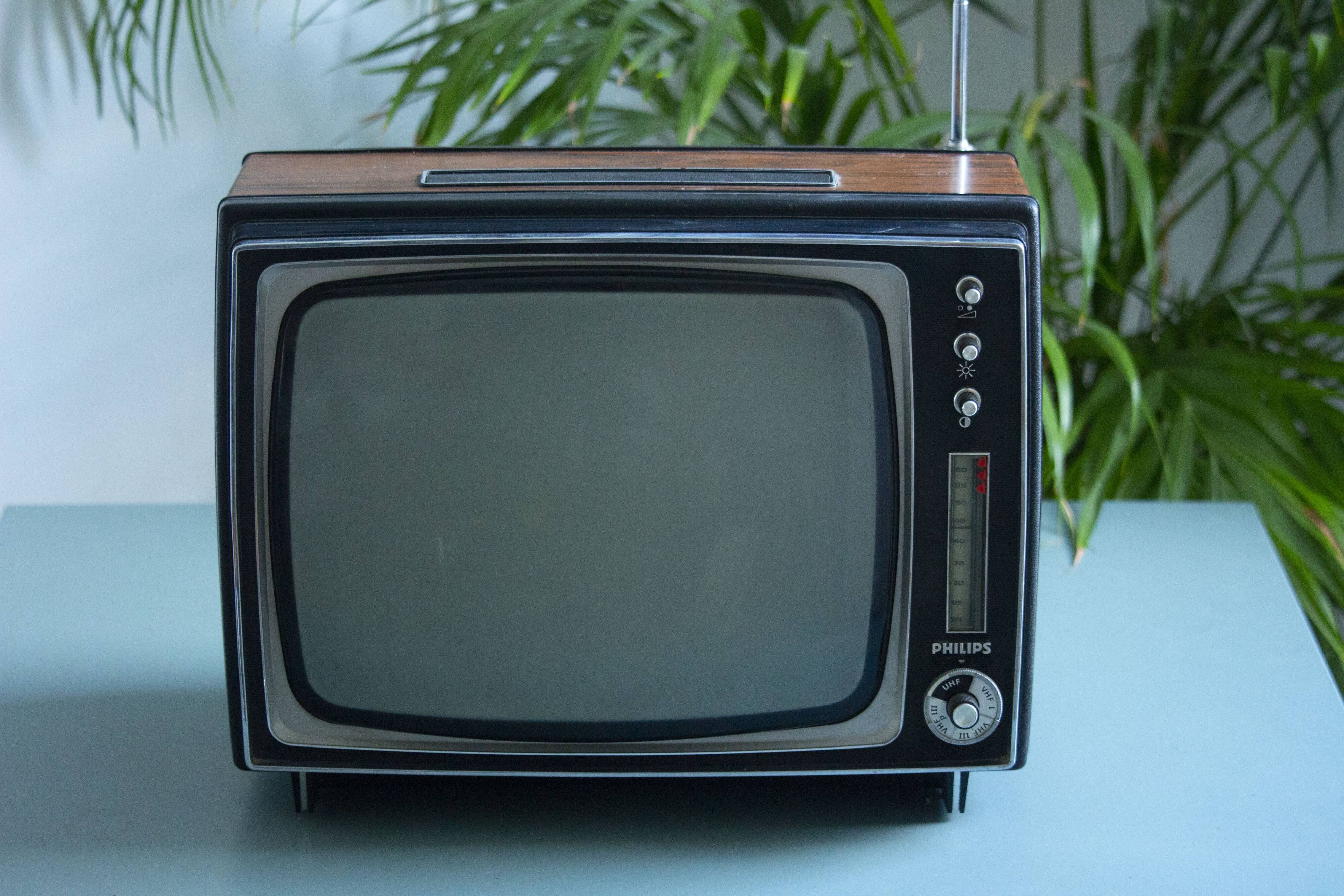 Téléviseur vintage Philips