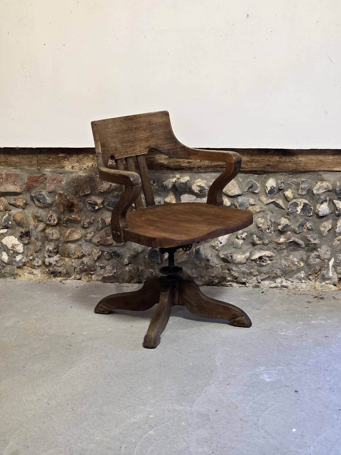 English American office armchair circa 1900 in oak
