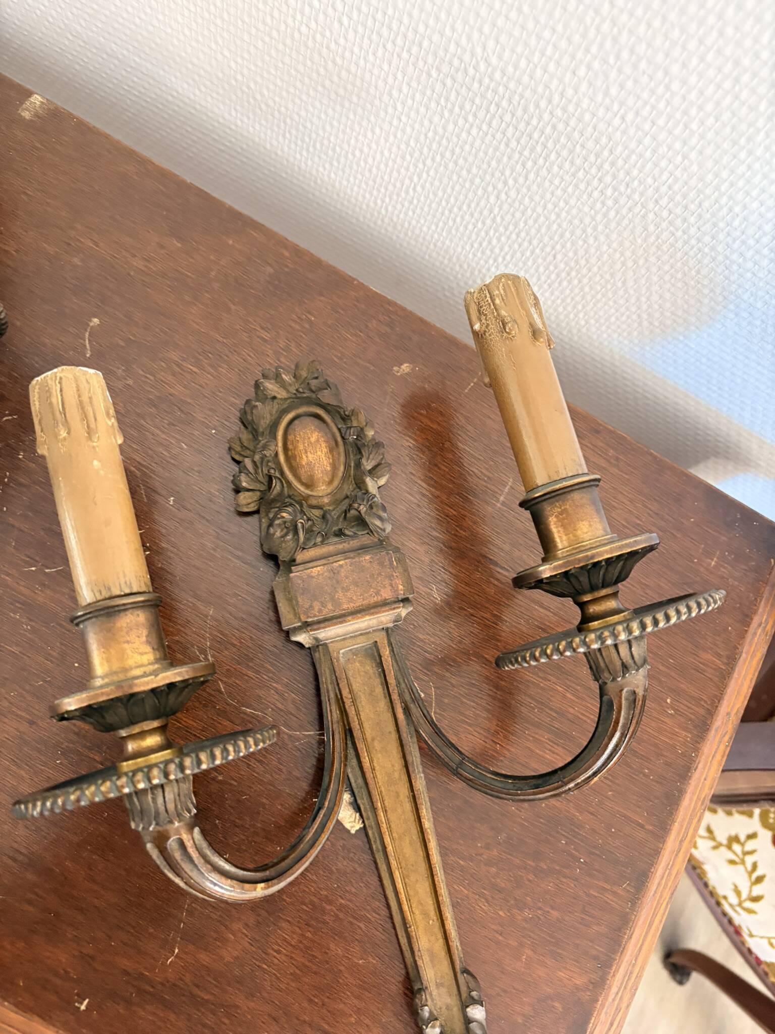 Antique Pair of Gilded Bronze Wall Lights Empire Louis XVI Acanthus Leaf 19th Century