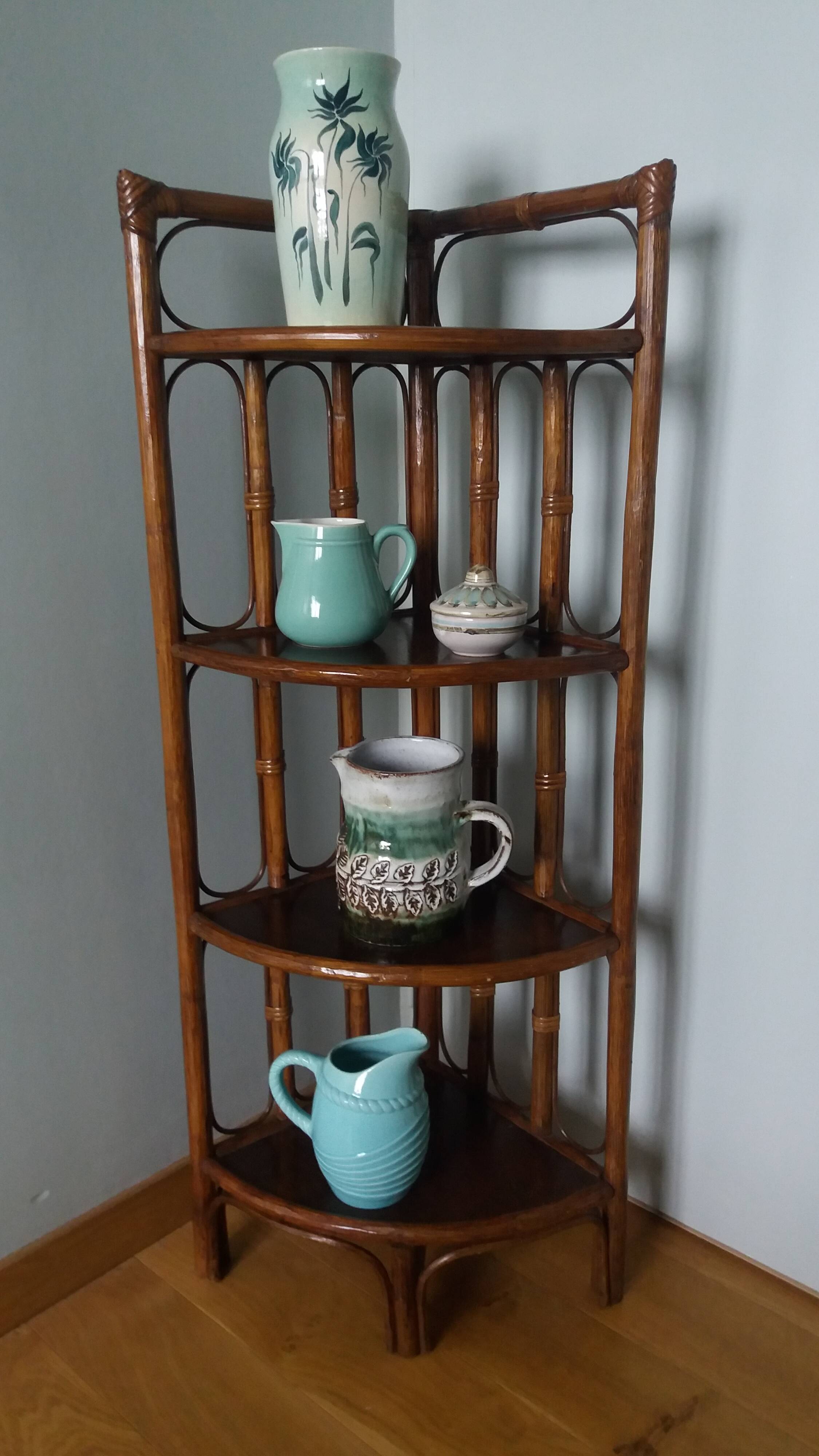 Corner shelf, corner unit, in wicker and wood
