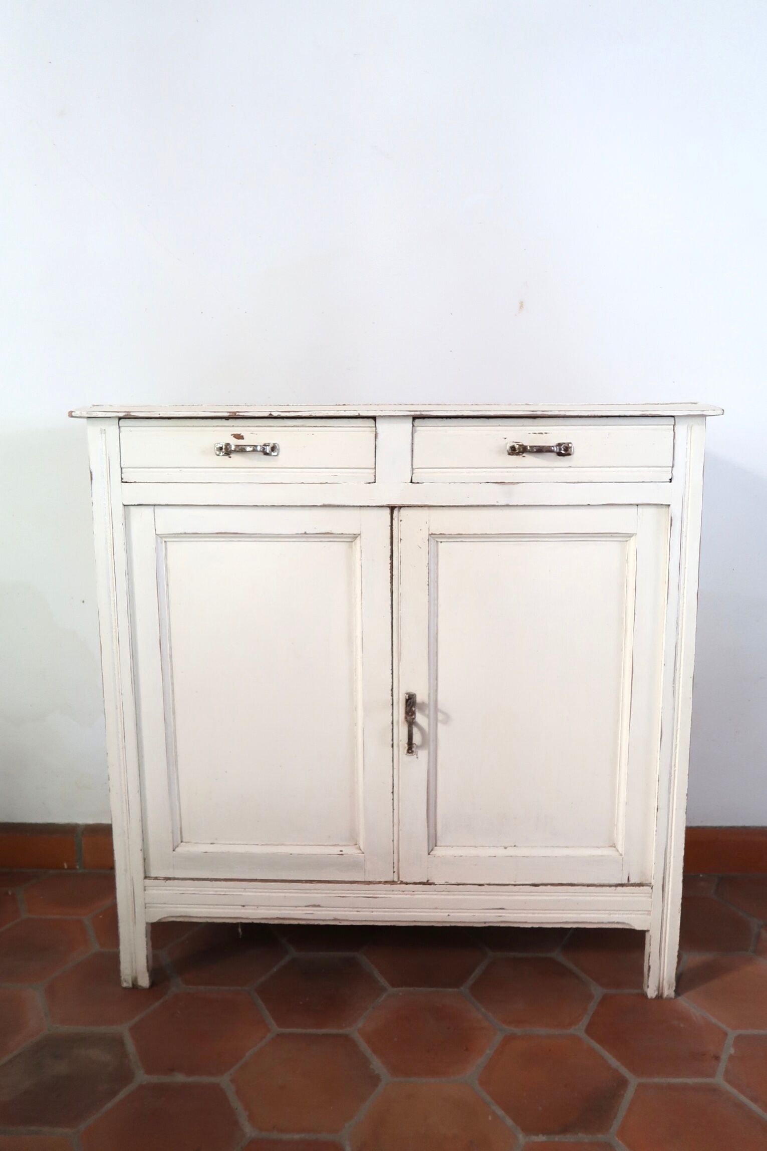 Parisian buffet in white wood