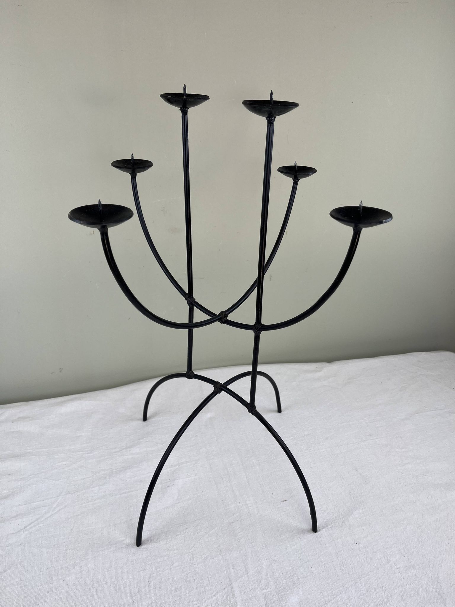 Sculptural chandelier in wrought iron