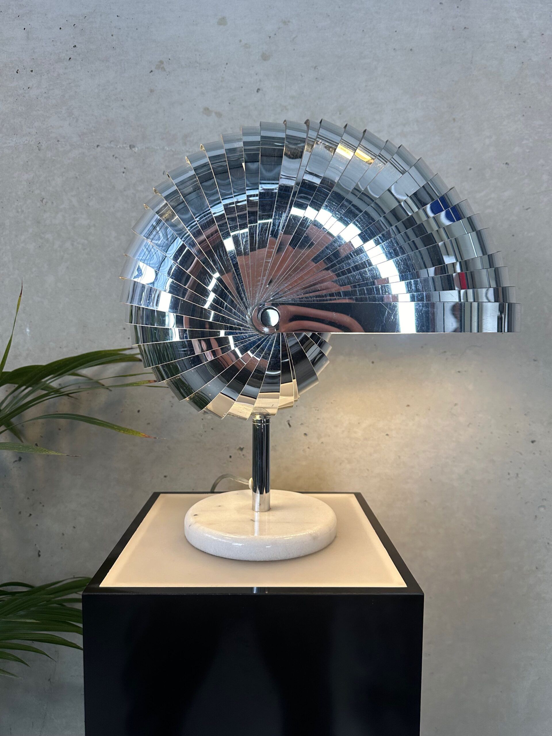 Nautilus table lamp – KARE design