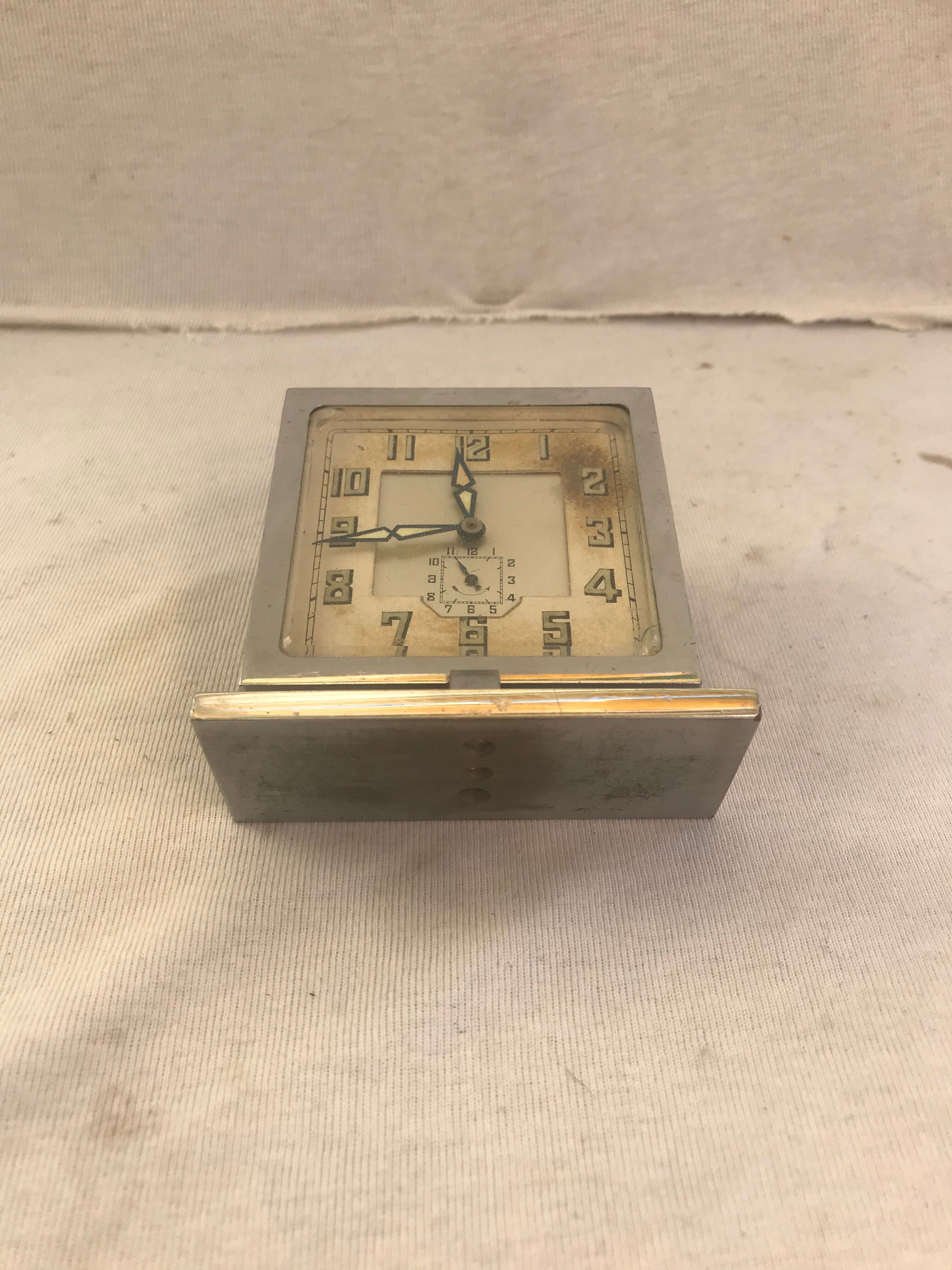 Former reveil square metal chrome vintage decoration