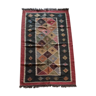 Tapis kilim en toile de jute et coton. 120cm x 180cm