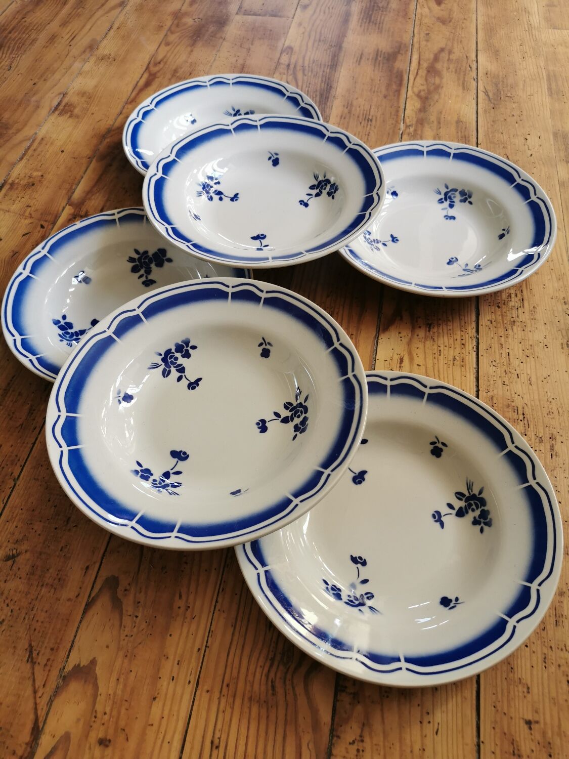 Blue Badonviller retro hollow plates