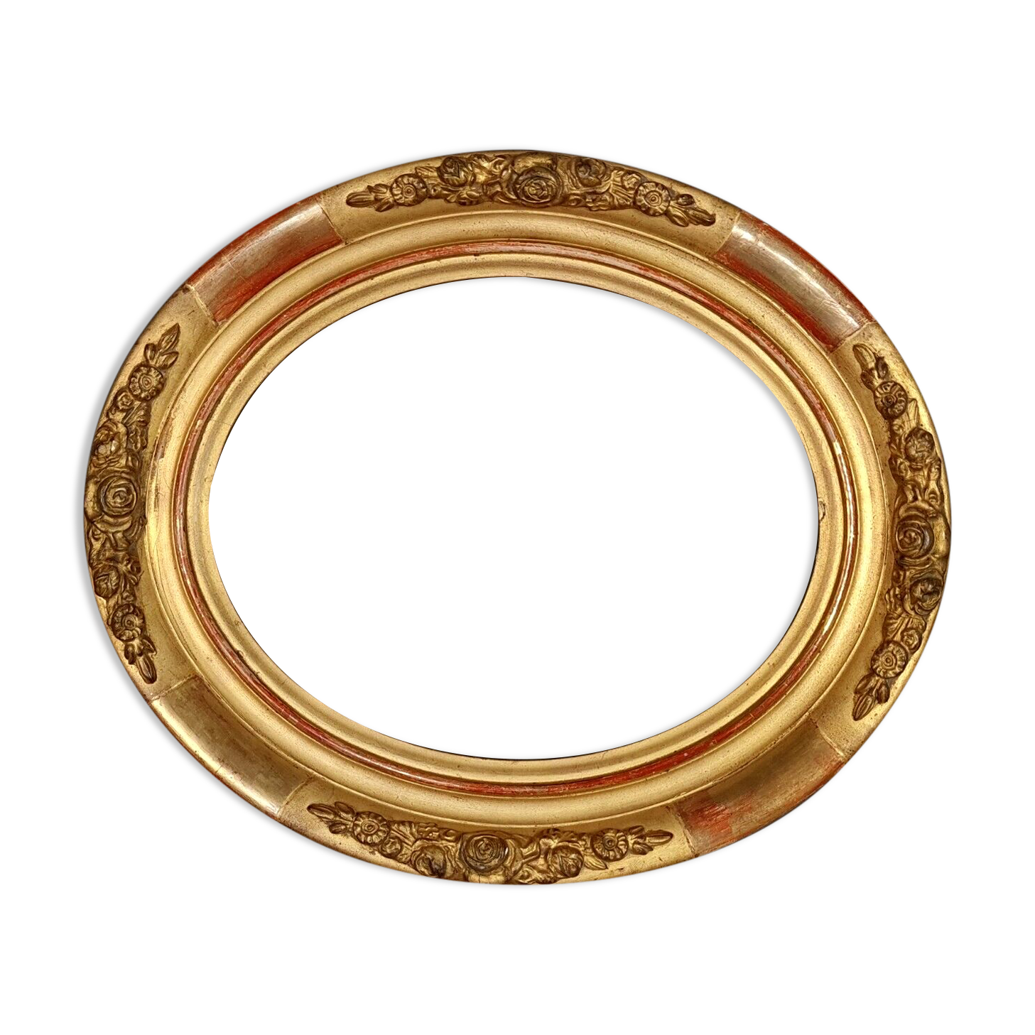 Oval frame nineteenth century gilded stucco wood and glass 36x31 foliage 28x23 cm