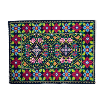 Oltenian floral rug, handwoven in wool, Romania