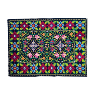 Oltenian floral rug, handwoven in wool, Romania