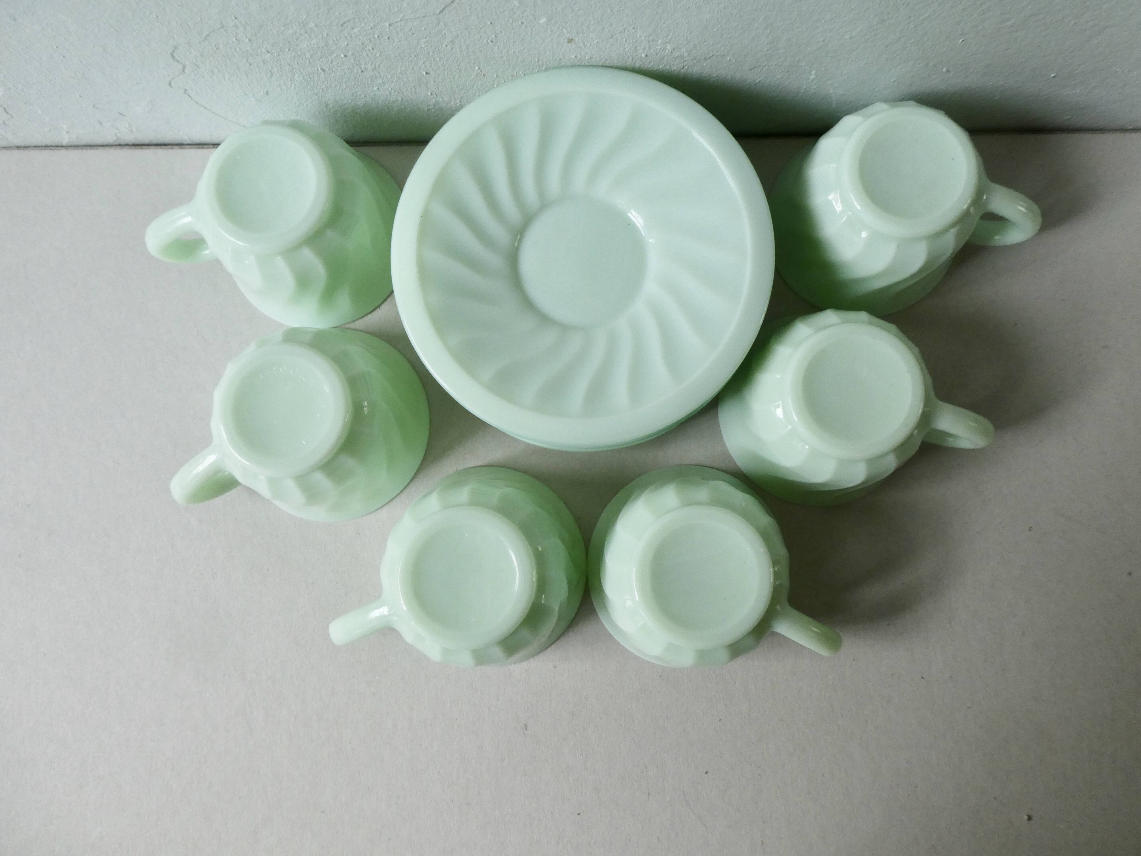 6 cups and sub cups in mint green opaline, France