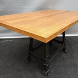Industrial table cast iron base up to 6 guests