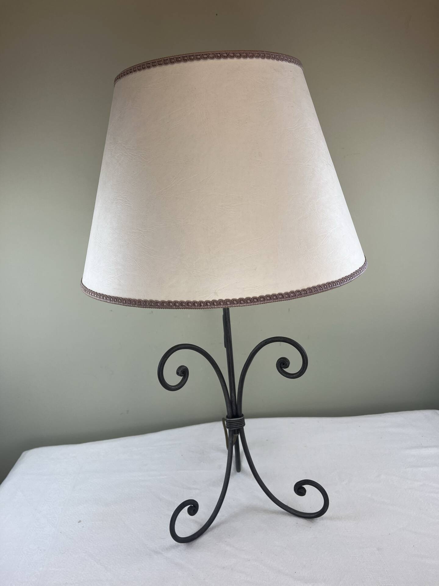 Large ambient lamp