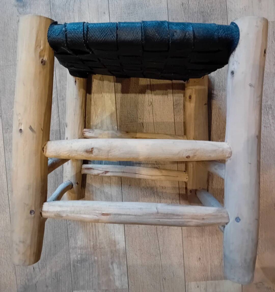 Stool made from lemon wood and recycled tires