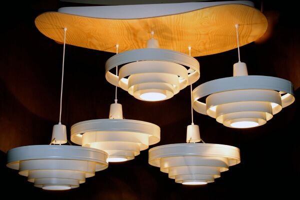 Saturn pendant light in satin white lacquered metal