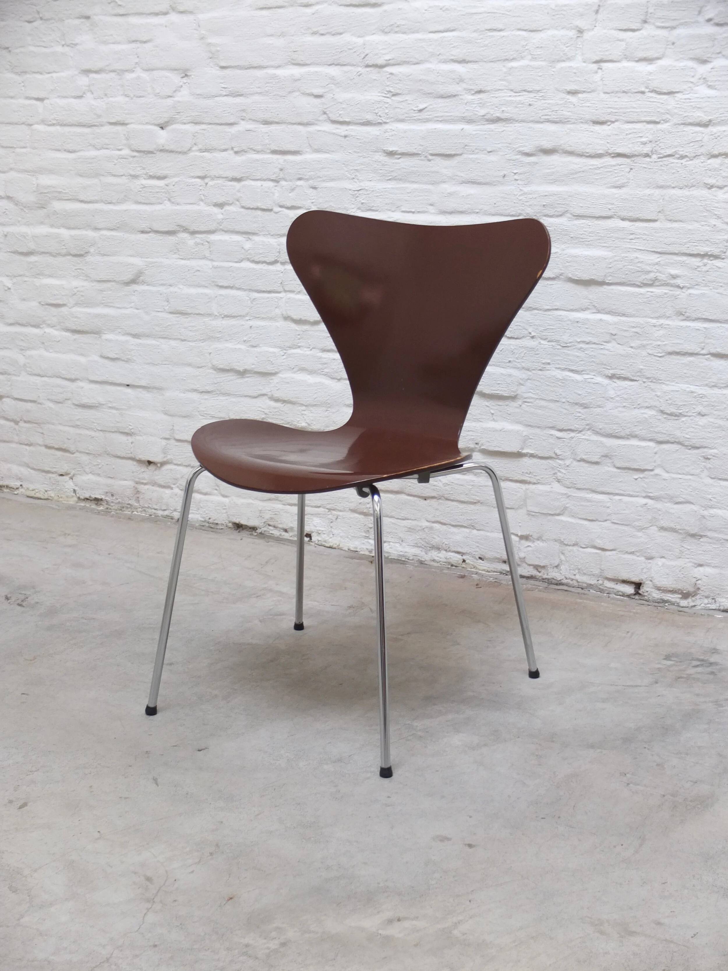 Set of 6 'Series 7' chairs by Arne Jacobsen for Fritz Hansen, 1975