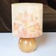 Lampe en bois blond, abat jour soie, années 70