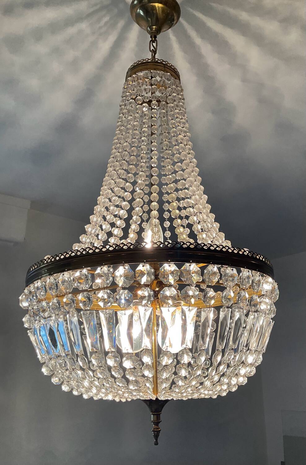 Lustre Montgolfière en laiton à pampilles