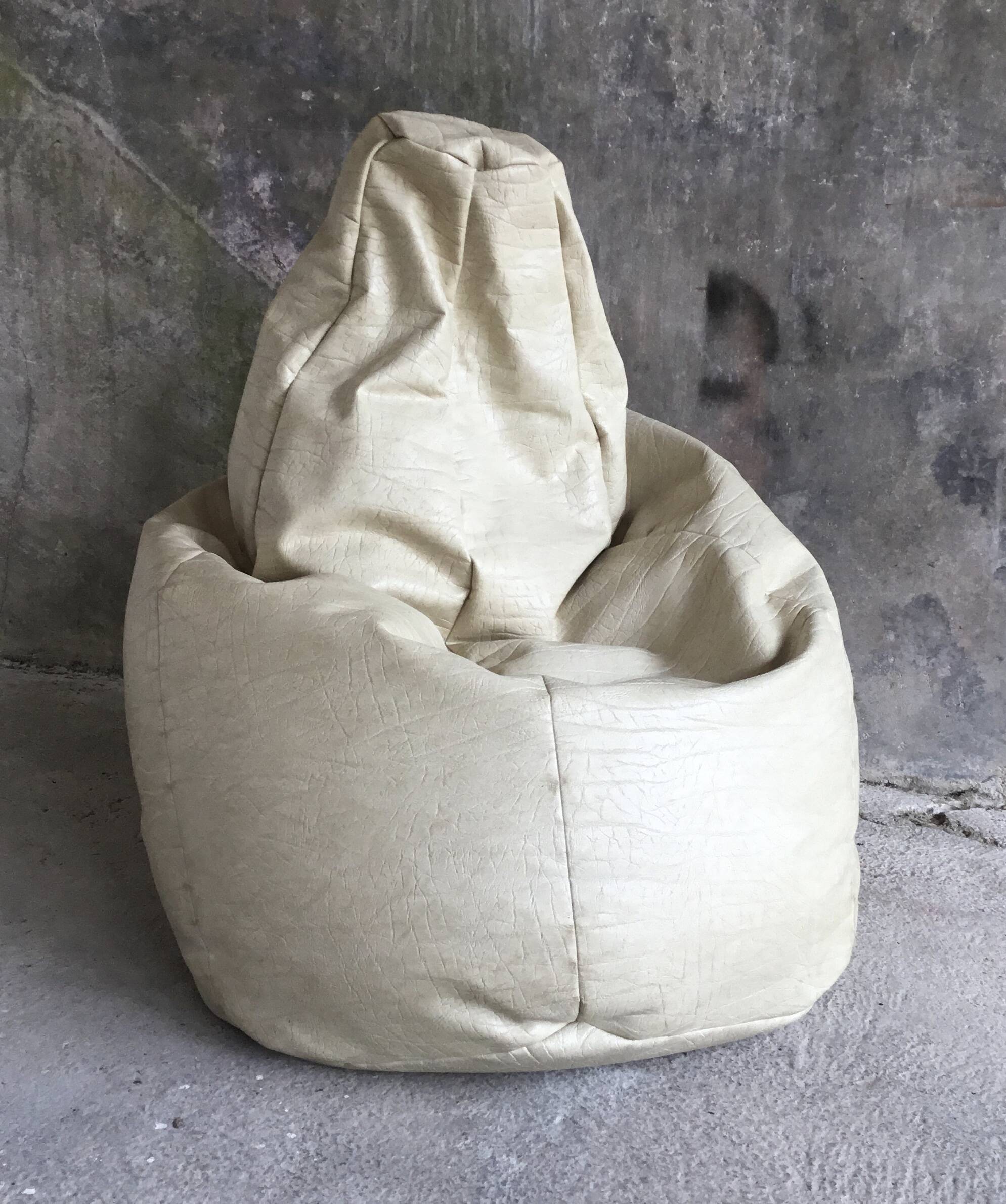 Pear-shaped armchair or pouf - vintage design 1980