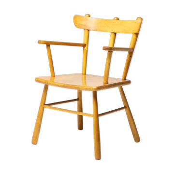 Danish organic armchair in solid birch, curved backrest, 1950s design.