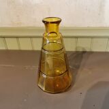 Carafe art deco en verre jaune