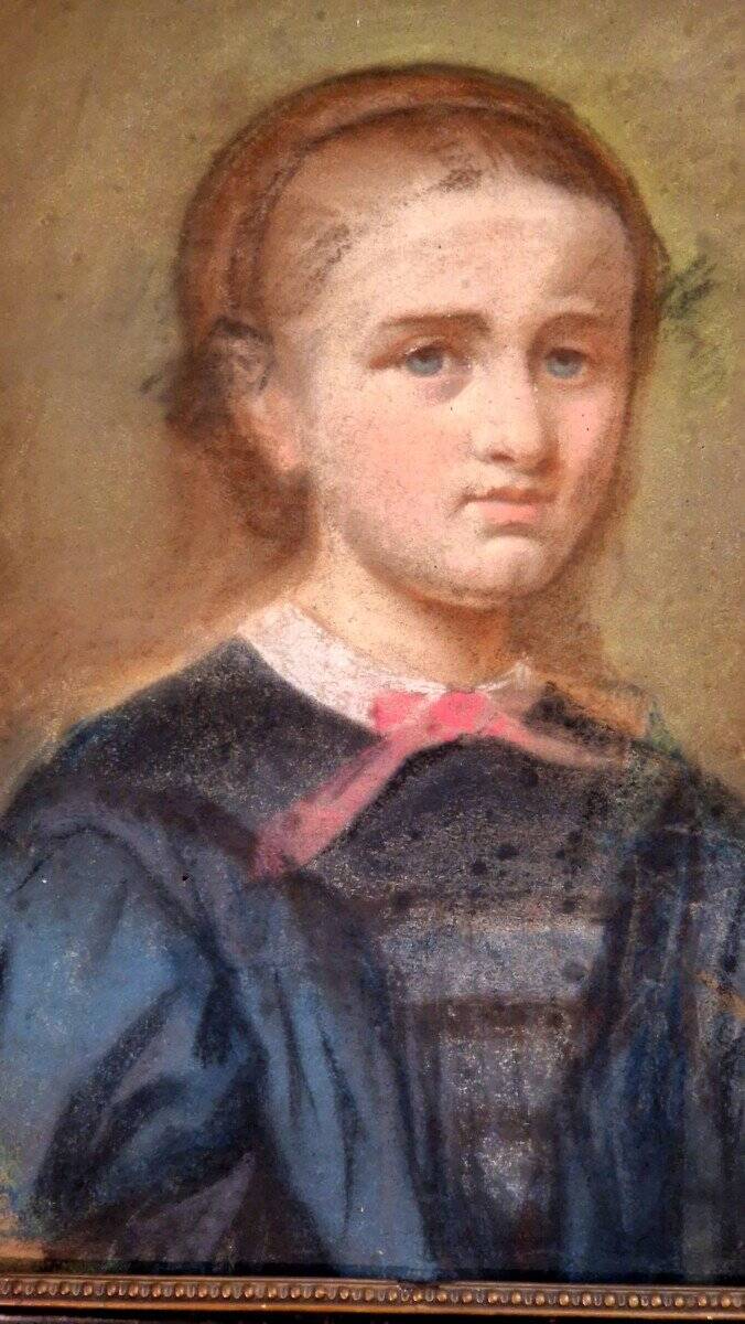 Portrait of a young woman from the Napoleonic III era.