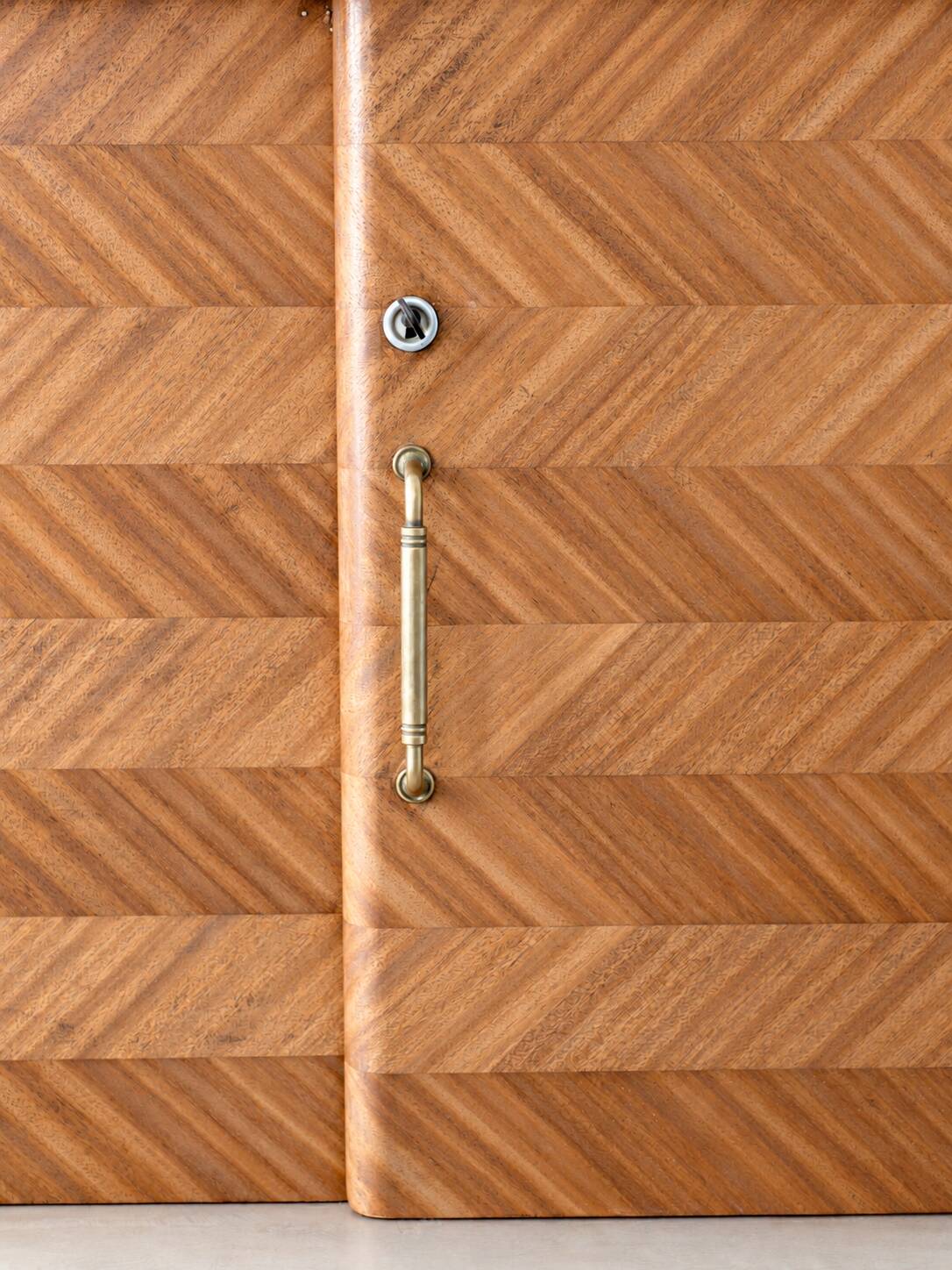 Teak enfilade with herringbone pattern from the 1950s.