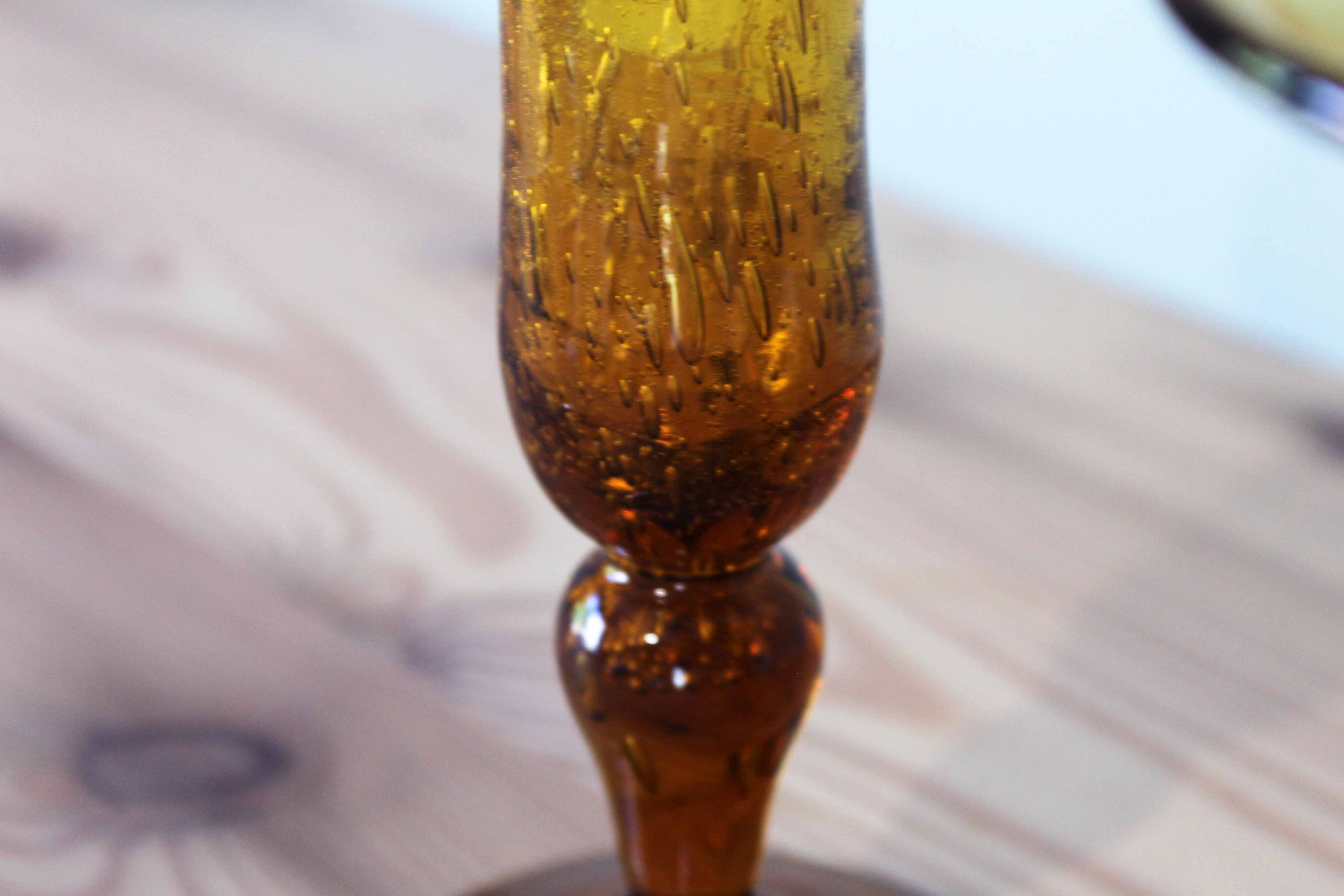 Paire de bougeoirs en verre ambré BIOT