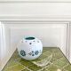 Vase boule pique fleurs