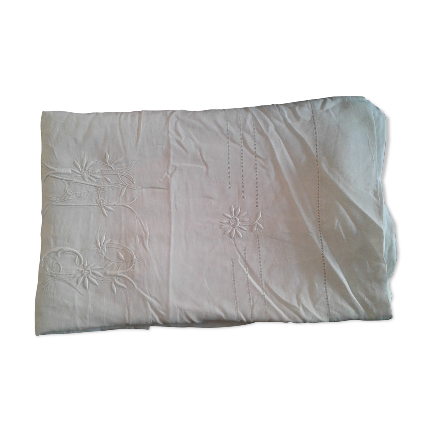 Lin Drap. monogramme embroidered B M and flowers.