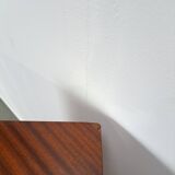 Vitrine d'angle en placage de verre vintage