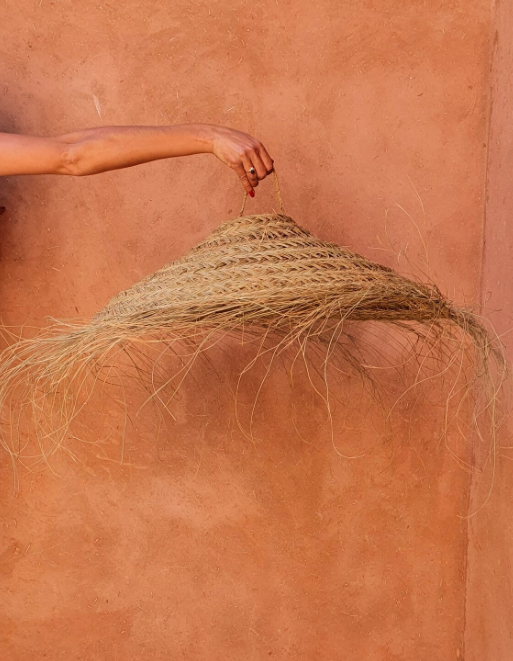 Parasol pendant lamp in braided natural fiber doum straw