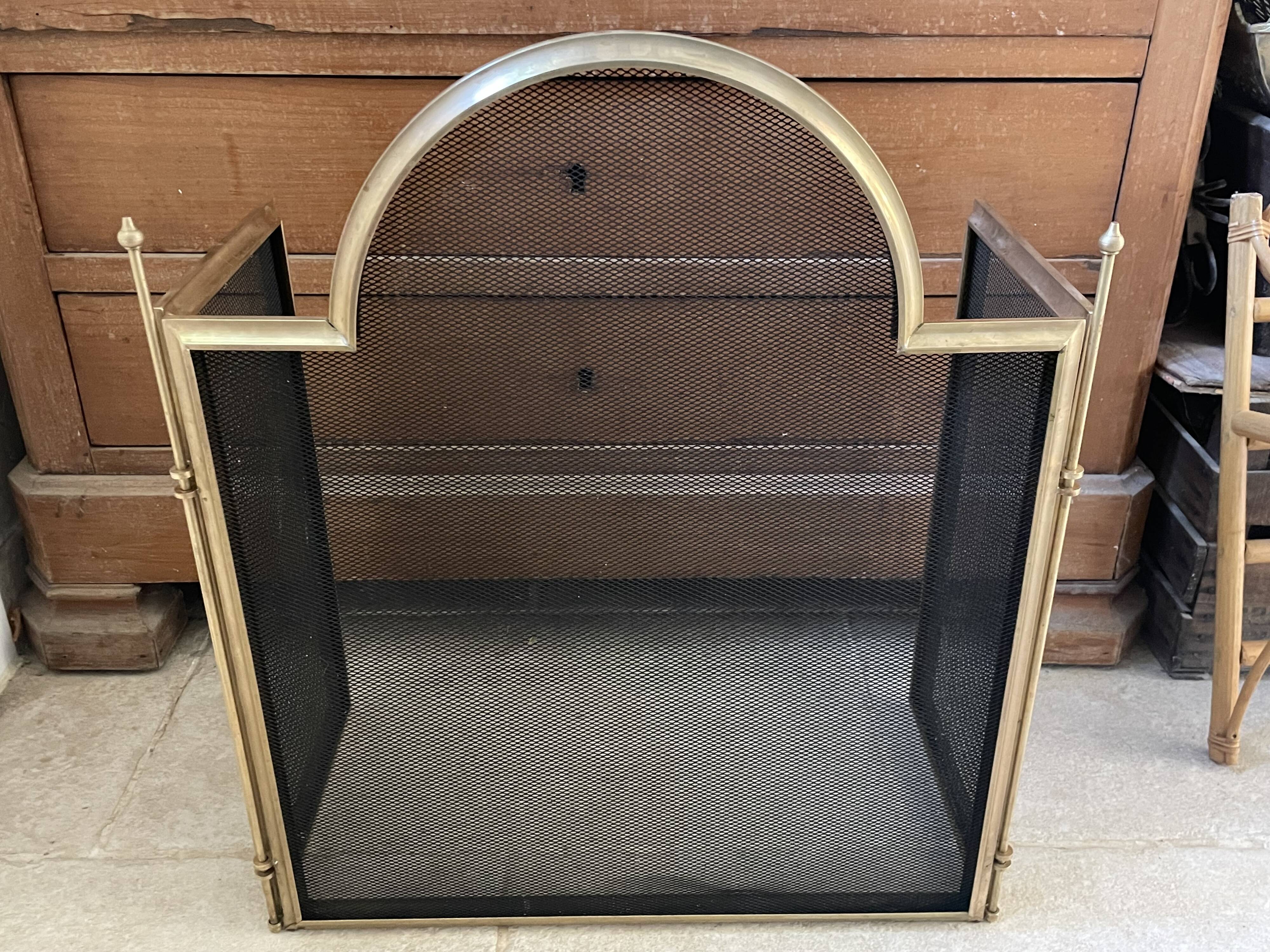 Vintage brass fire screen with 3 panels