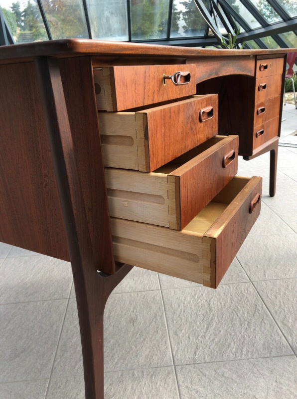 Desk in rosewood by Svend Aage Madsen for H.P. Hansen, 1960