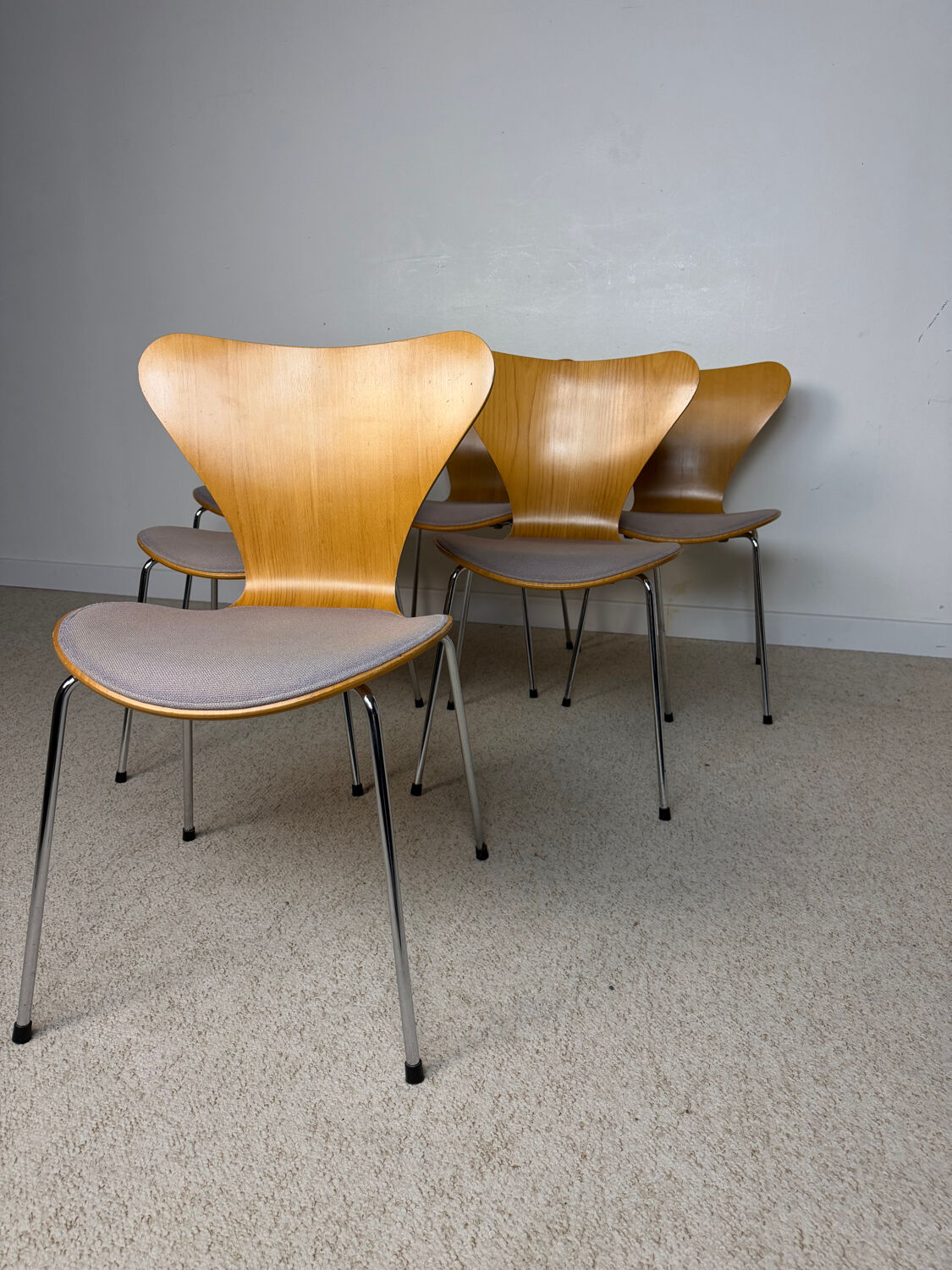 6 chairs Series 7 – Arne Jacobsen for Fritz Hansen