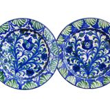 Paire d'assiettes vintage espagnoles en faïence Fajalauza, vertes et bleues.
