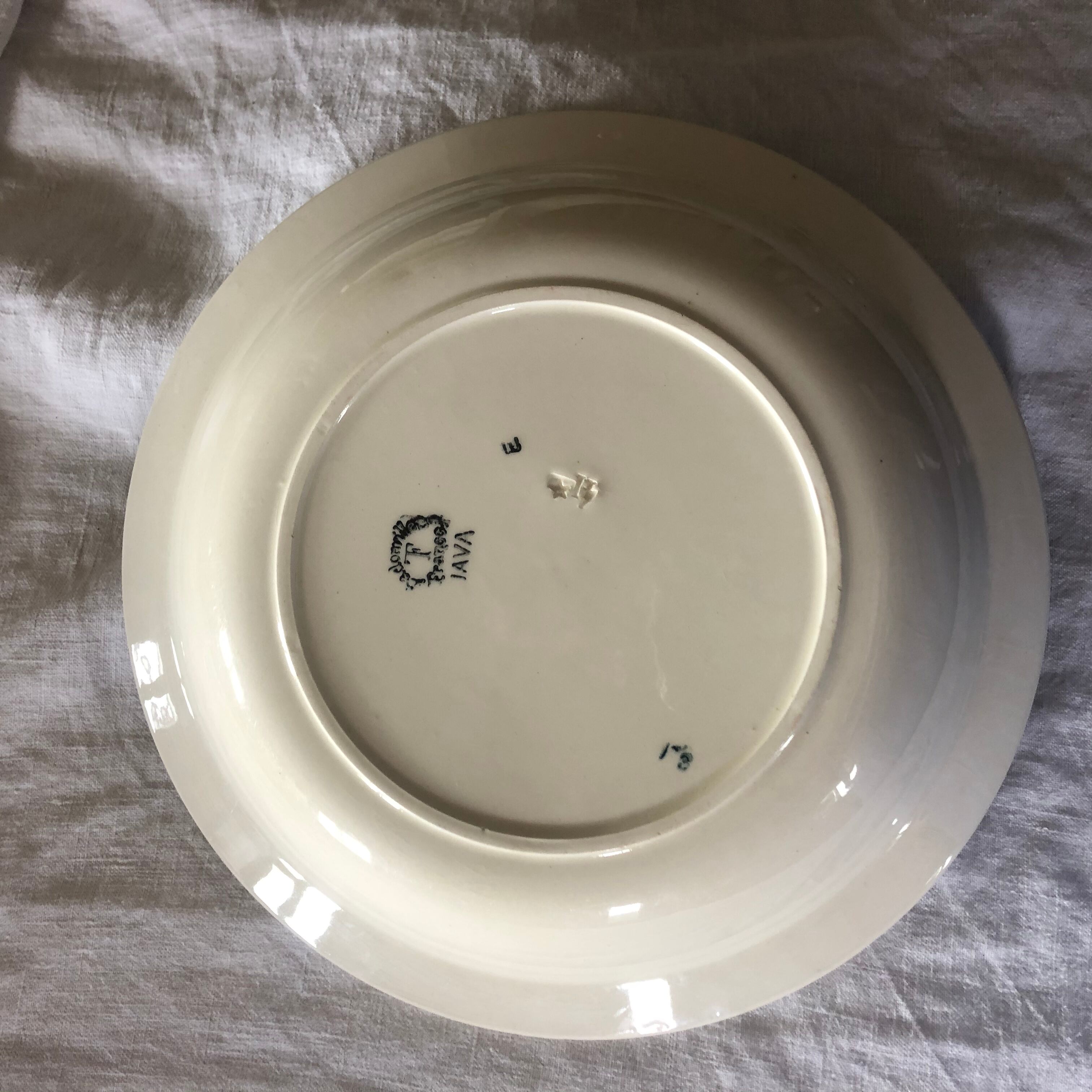 Badonviller Java model hollow dish