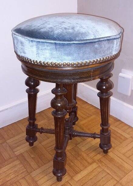 Piano stool