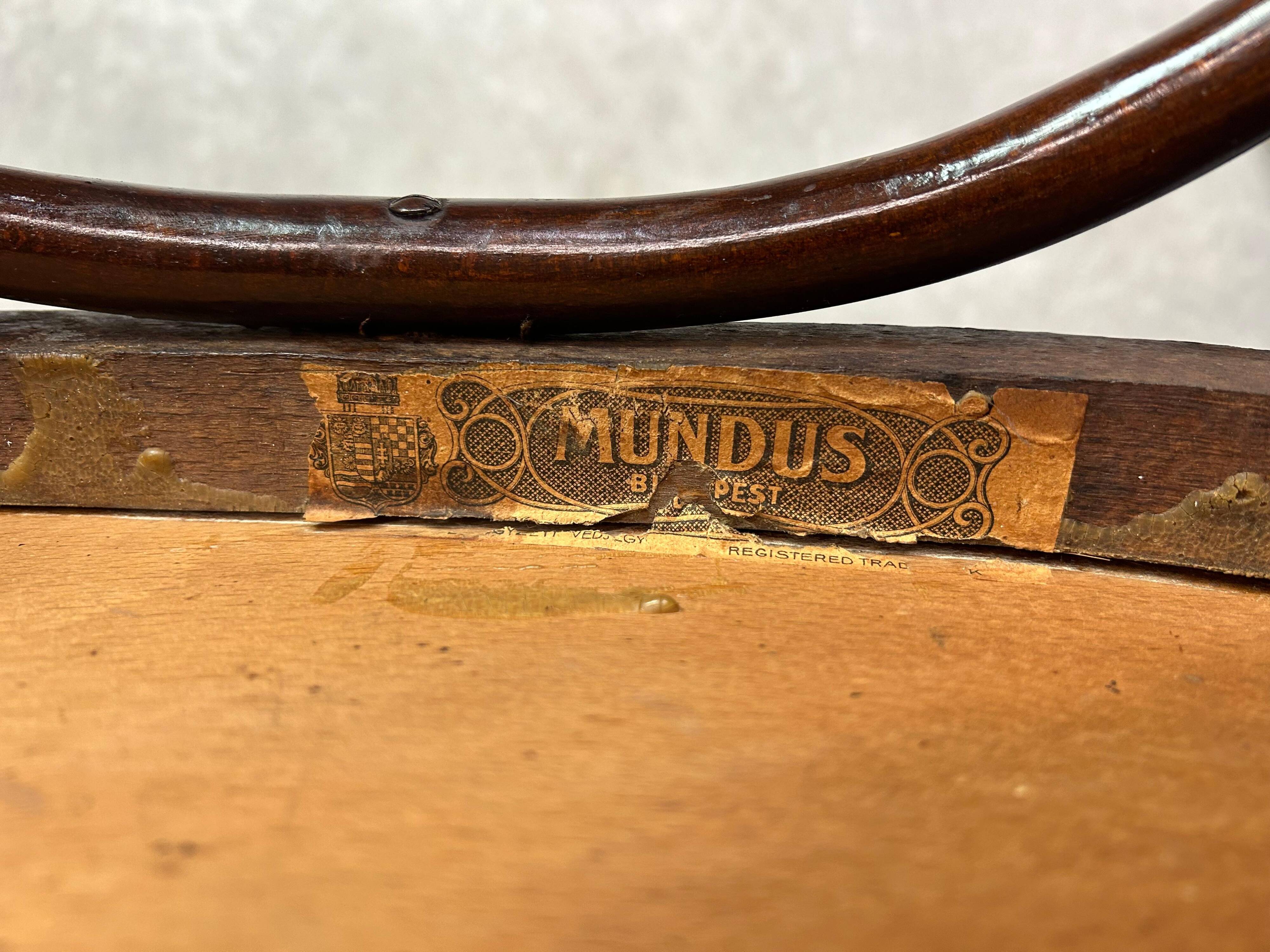 Set of 6 dining chairs by Thonet Mundus