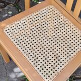 Chaises en bois et cannage