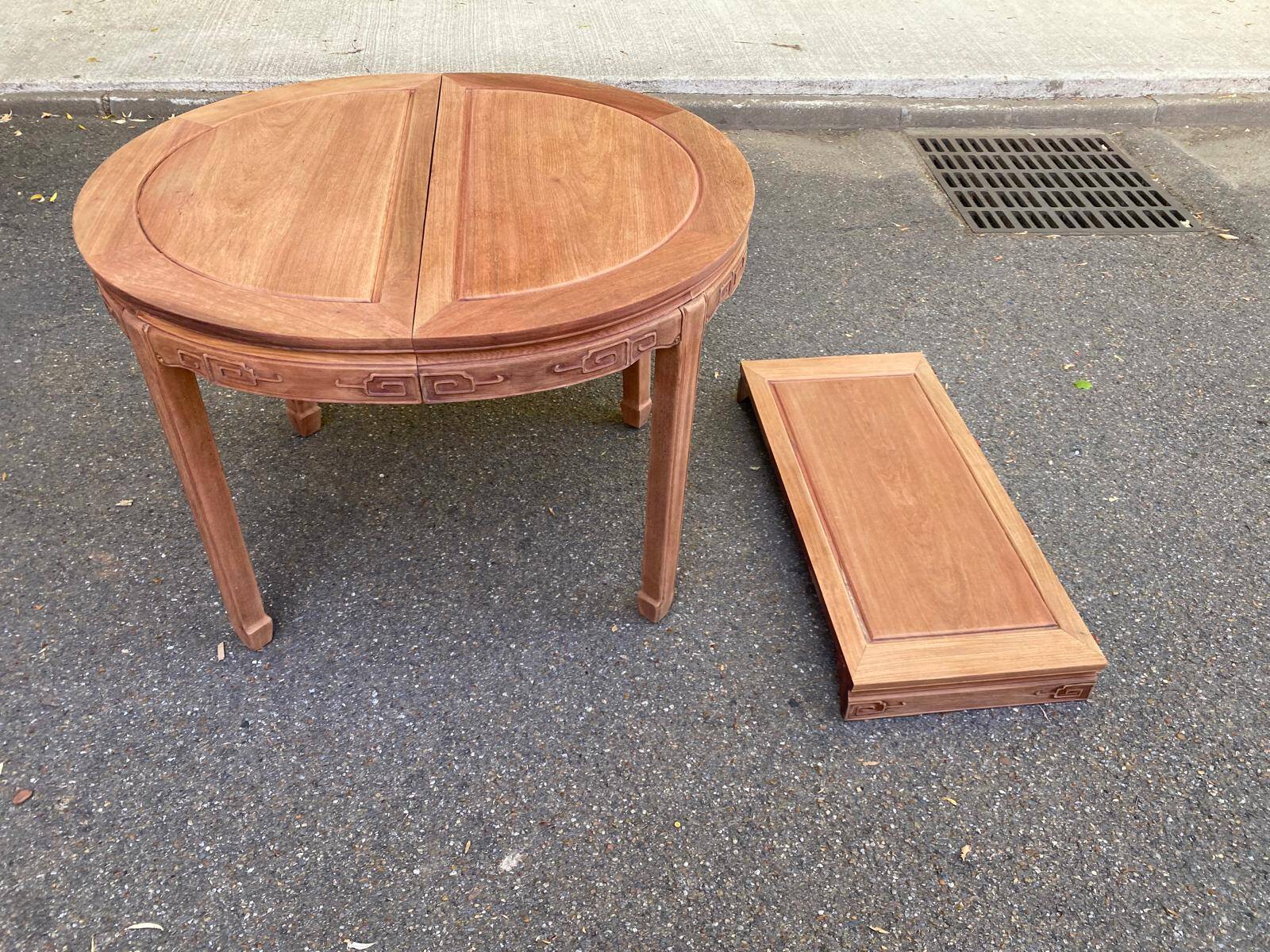 Table à manger ronde extensible décapé en bois massif brut chinois Ming 196
